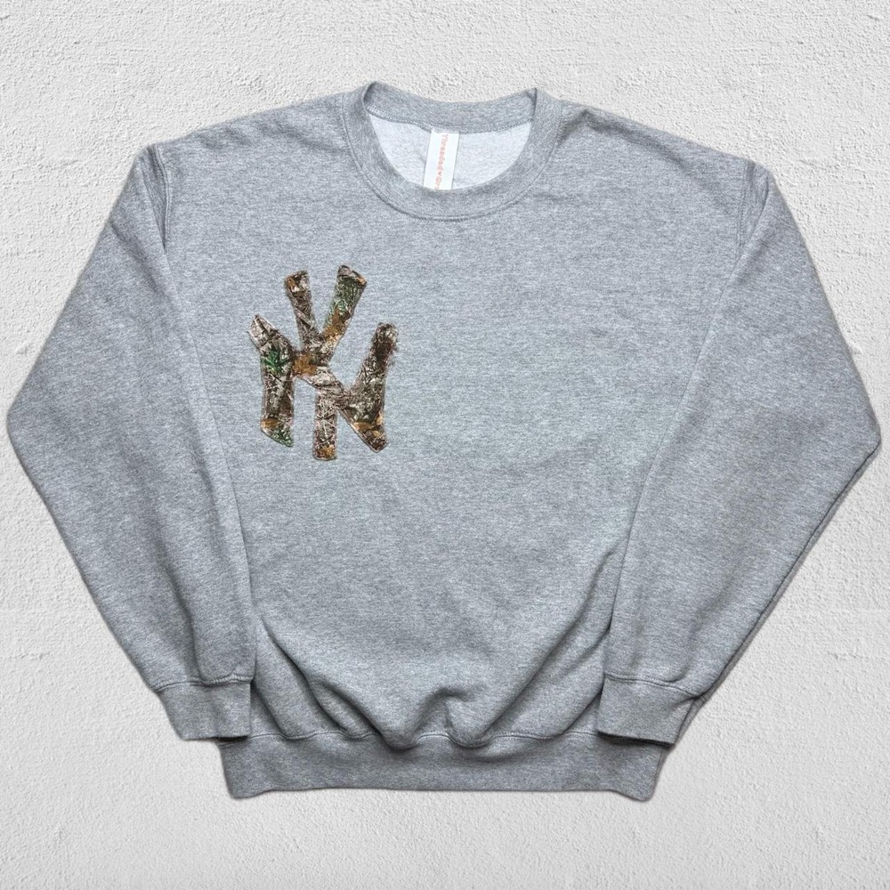 Threaded Gray Reworked NY Interlocking Camo Patch Crewneck Sweatshirt M